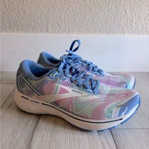 Women’s Brooks Running Shoes 💞🩵💜🤍